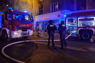 Groźny pożar w Bielsku-Białej. Sześć osób trafiło do szpitala, w tym troje dzieci