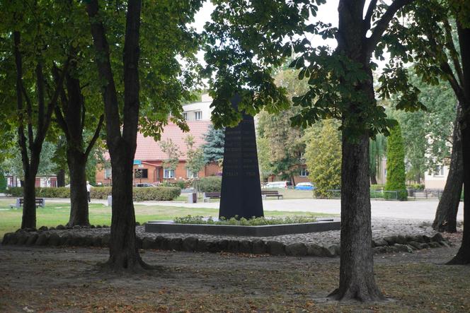 Plac Mordechaja Tenenbauma. To część Skweru przy Żabiej w Białymstoku