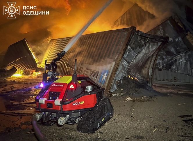 Kijów odcięty od prądu, wybuchy i pożary. Wielki atak Putina