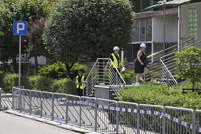 Mieszkańcy Ząbek wracają do swoich mieszkań po najpotrzebniejsze rzeczy