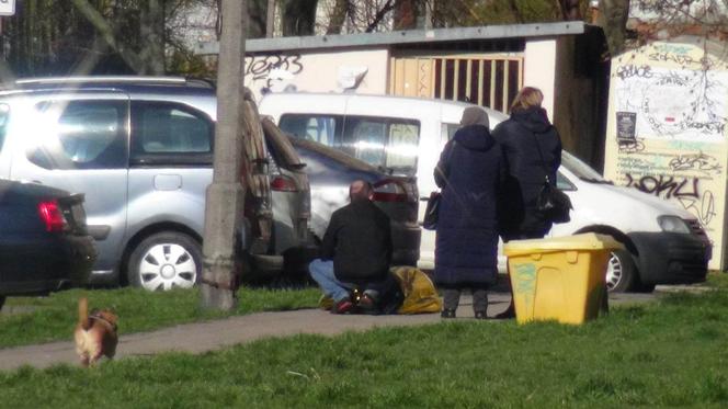  Makabryczne odkrycie na Targówku. Ludzkie zwłoki na chodniku