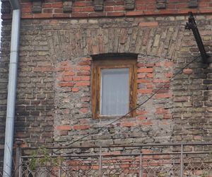 Opuszczona zabytkowa kamienica przy ul. Sienkiewicza w Białymstoku