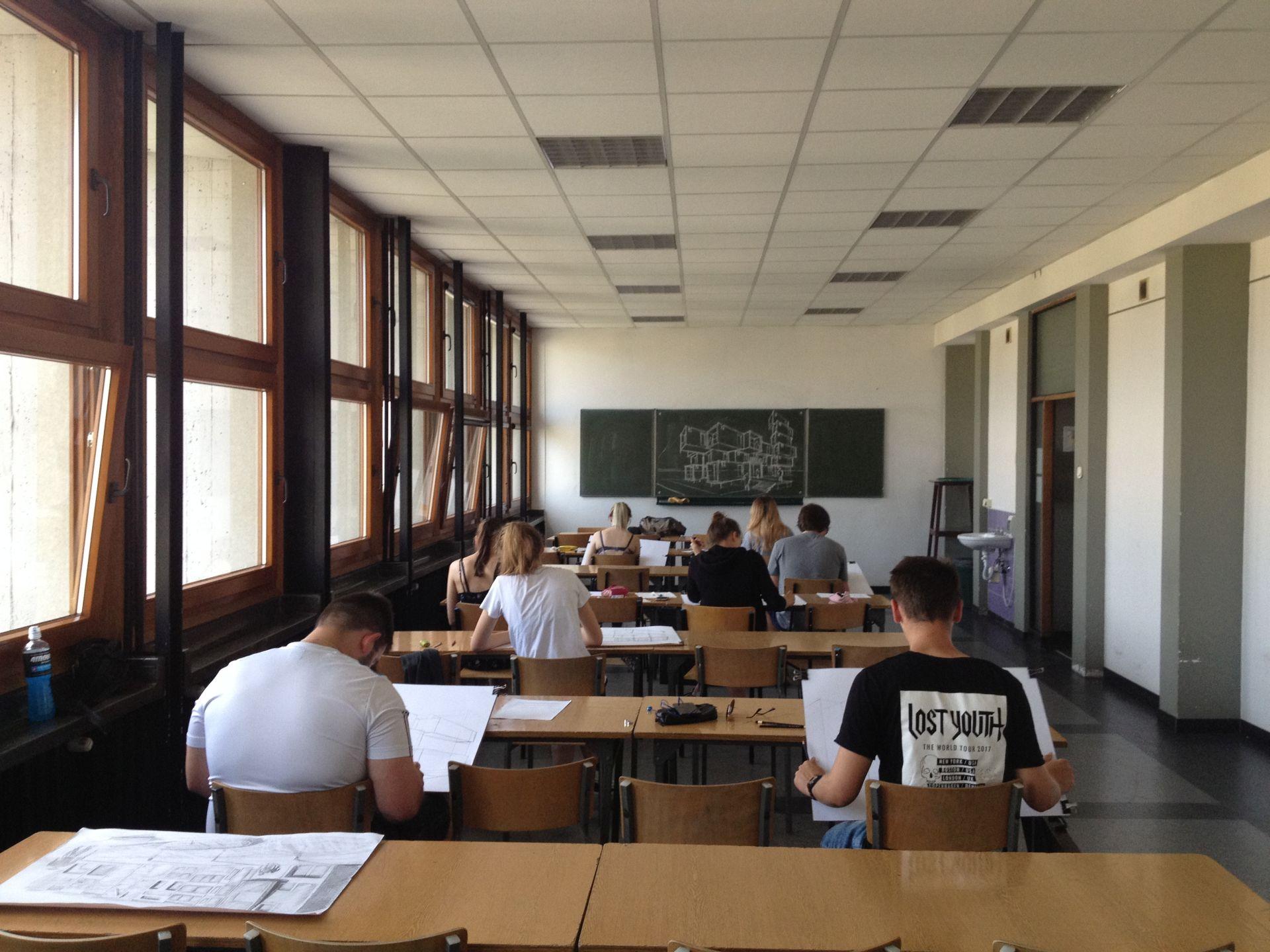 Szkice kredą: wprowadzenie do architektury według Ryszarda Nakoniecznego