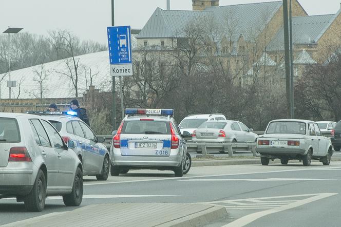 Karambol na Łazienkowskiej! Pięć aut zderzyło się w kierunku centrum