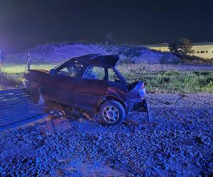 Kierujący samochodem Audi stracił panowanie nad pojazdem i zjechał z drogi na pobocze 