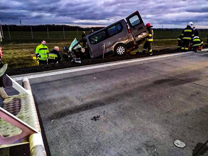 Wypadek busa na autostradzie A4 w okolicy Jawora