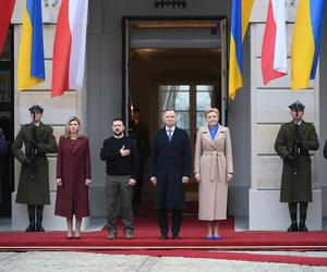 Zełenski z żoną w Pałacu Prezydenckim. Tak przywitał ich Duda