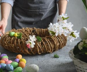 Stroiki i ozdoby wielkanocne w stylu rustykalnym - zdjęcia, inspiracje