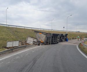 Wypadek w Elizówce koło Lublina. Kierowca został zakleszczony w pojeździe