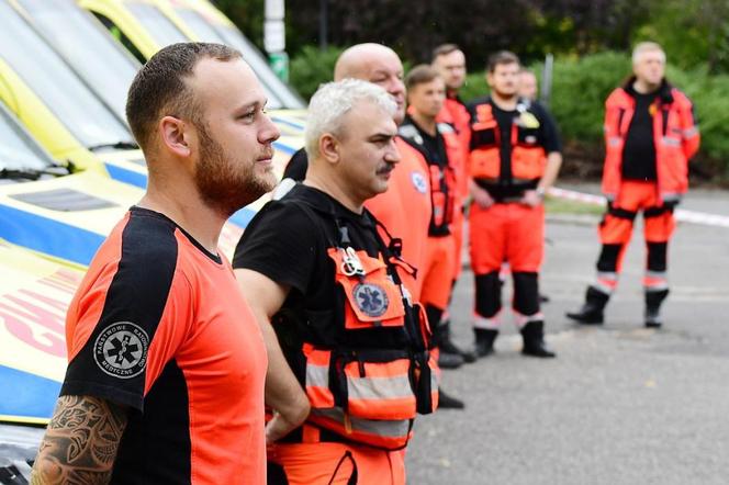 14 nowych ambulansów wyjechało na ulice miast w regionie. Każda warta jest ponad milion