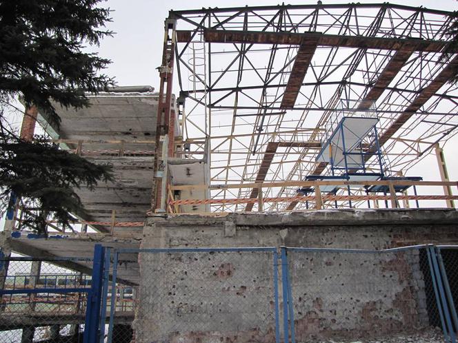 Basen przy Matuszczaka powstanie na gruzach starej pływalni