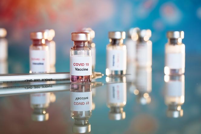 Jakie jest ryzyko wystąpienia silnej reakcji alergicznej po szczepionce przeciw COVID-19?