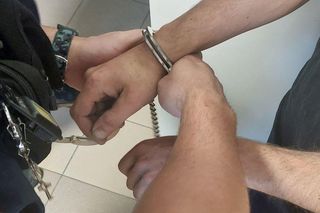 Najpierw pili razem alkohol, potem doszło do kłótni. Ciało jednego z nich znaleziono w zgliszczach