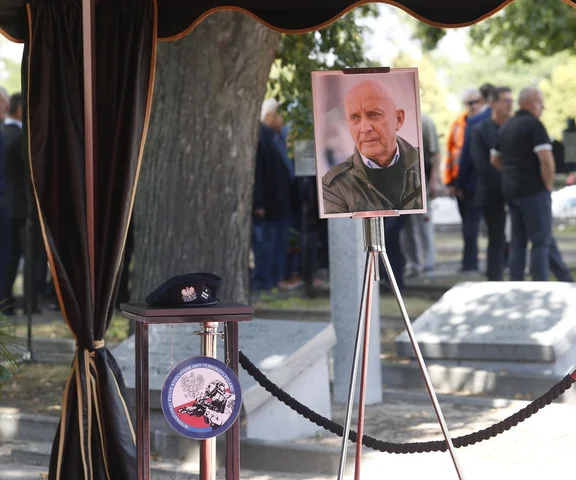 Pogrzeb Jerzego Dziewulskiego. Uroczystość o świeckim charakterze