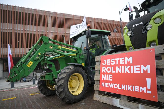 Protest rolników przed Urzędem Wojewódzkim w Gdańsku