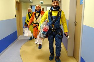 Superbohaterowie odwiedzili małych pacjentów szpitala w Koszalinie