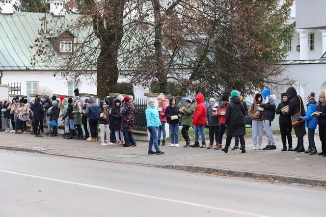 Przeprowadzka biblioteki to koszmar? Nie w Hrubieszowie. Pomogły setki osób