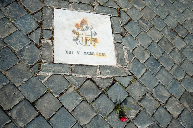 Rocznica zamachu na Jana Pawła II! Mało znane fakty i teorie
