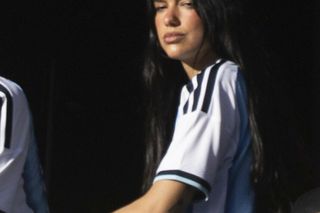 Krzysztof Stanowski i Dua Lipa na meczu Coca - River