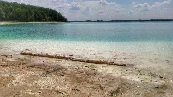 Tak wygląda Lazurowe Jezioro, które znajduje się zaledwie kilkadziesiąt kilometrów od Łodzi