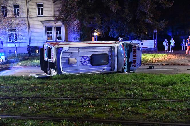 Szczecin: Wypadek karetki pogotowia.