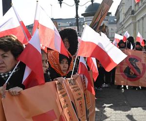 Protest kupców z Marywilskiej przed ratuszem