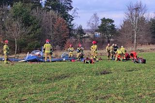 Pod Olsztynem spadła awionetka. Dwie osoby poważnie ranne. Na miejscu śmigłowiec LPR