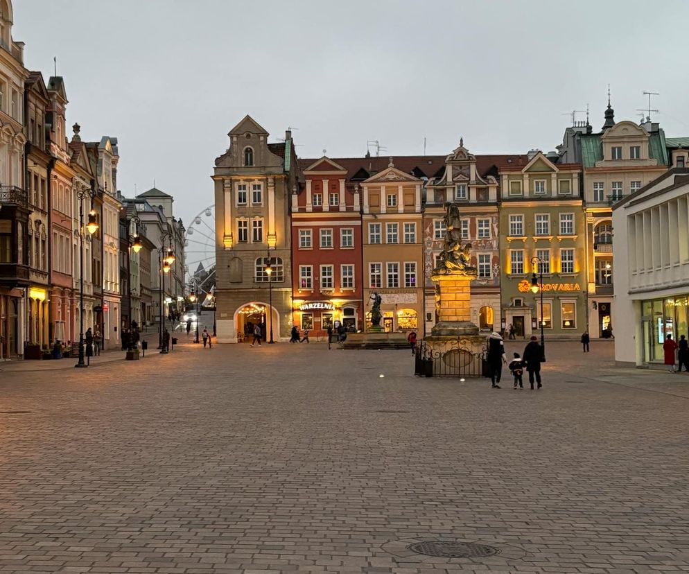 Pojawił się cennik lodowiska na Starym Rynku. W jakich godzinach pojeździmy?