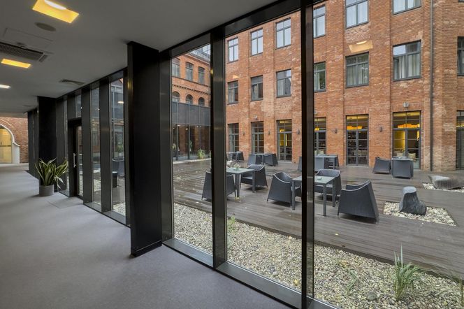 Polacy mieszkają jak królowie