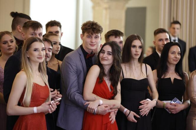 Studniówka na 34. piętrze. Bal maturalny IV LO w Gdańsku [ZDJĘCIA]