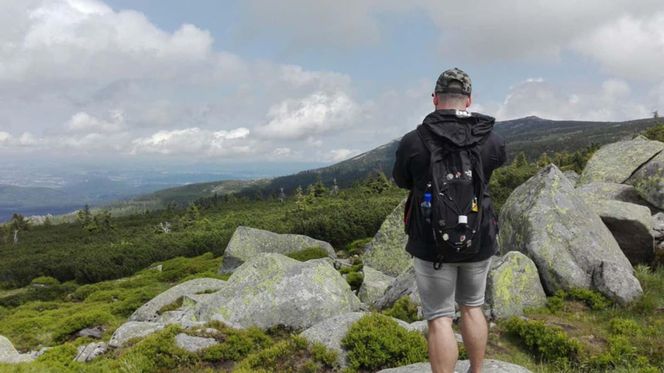 Najlepszy szlak w Karkonoszach dla rodzin z dziećmi. Malowniczy wąwóz, wodospad i słynna hala 