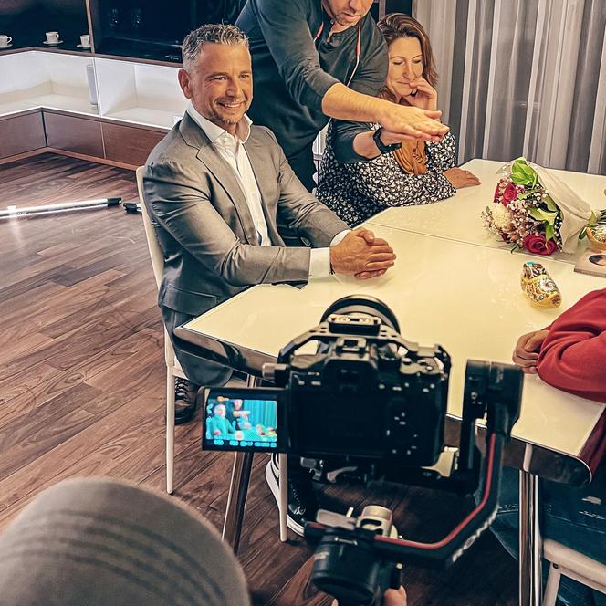 Kris Florek - polski biznesmen i celebryta z Holandii w programie "Bogaty dom, biedny" Polsat Cafe