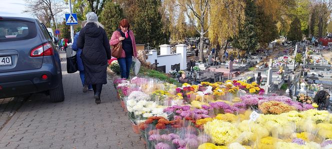 Przygotowania do Wszystkich Świętych Zamość