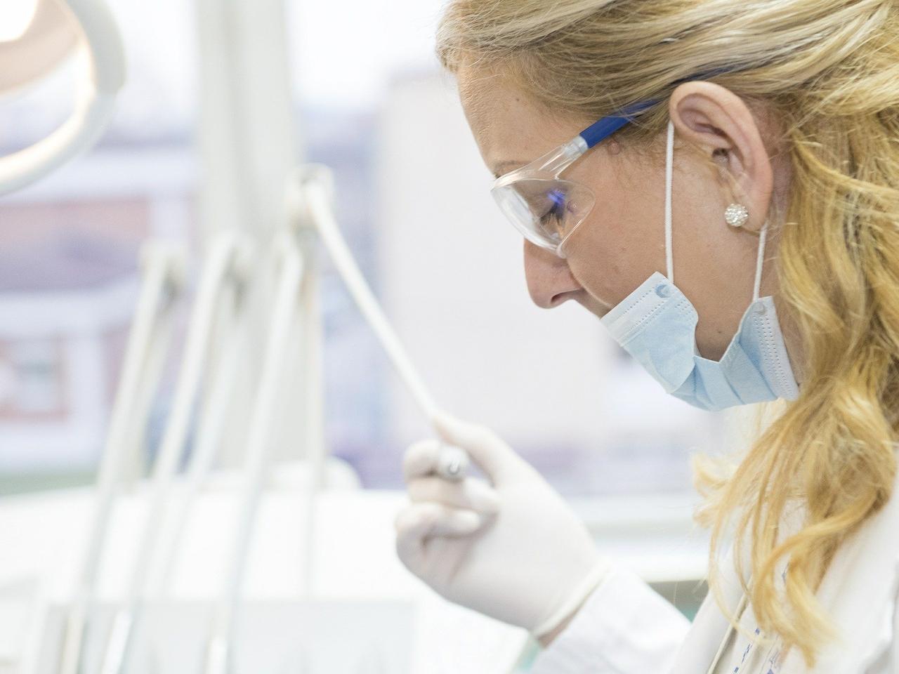 Płońsk. Lekarka doprowadziła do śmierci pacjentki? Medycy nazywają ją turystką covidową [AKTUALIZACJA]