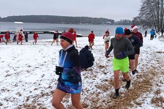 Mikołajkowa kąpiel olsztyńskich morsów