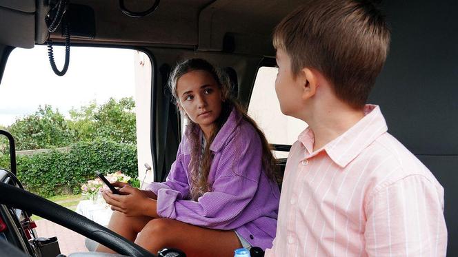 Barwy szczęścia odc. 2948: Paulinka (Lena Jastrzębska), Ksawery (Bartosz Gruchot)