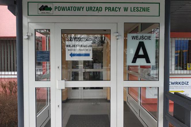 Szukasz pracy albo chcesz założyć biznes poza miejscem swojego zamieszkania? Masz mniej niż 30 lat? Dostaniesz pieniądze z Powiatowego Urzędu Pracy