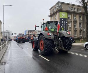 Strajk rolników w centrum Zielonej Góry. Przedsiębiorcy wyjechali na ulice 