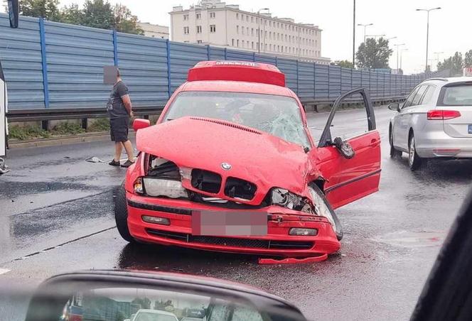 Wypadek w Warszawie. Ruch zablokowany