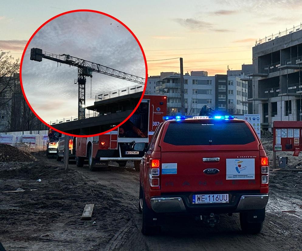 Horror na Białołęce. Operator dźwigu zasłabł na 30 metrach! Strażacy ściągali go linami