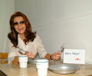 Tak prezentuje się 56-letnia Aldona Orman po trzech operacjach mózgu