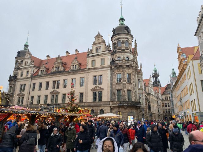 Najstarszy jarmark bożonarodzeniowy w Niemczech. Drezno zachwyca turystów z całego świata 