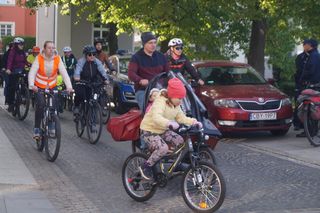 Rowerowa radość i ognisko na mecie. Rodzinna Masa Krytyczna przejechała przez Bydgoszcz