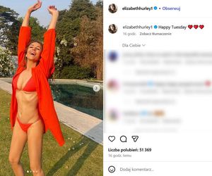 Emerytka Liz Hurley wygina się w bikini. Pozuje w luksusowej willi ojca kontrowersyjnej gwiazdy