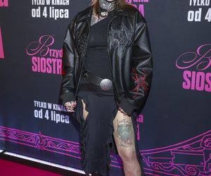 Monika Miller przyszła na premierę i się zaczęło. Tylko spójrzcie na jej nogi!