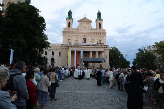 75 lat temu obraz Matki Boskiej w Lublinie zapłakał. Wierni uczcili rocznicę „Cudu lubelskiego” procesją różańcową