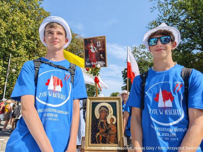 II szczyt pielgrzymkowy na Jasną Górę. Więcej pątników niż w zeszłym roku