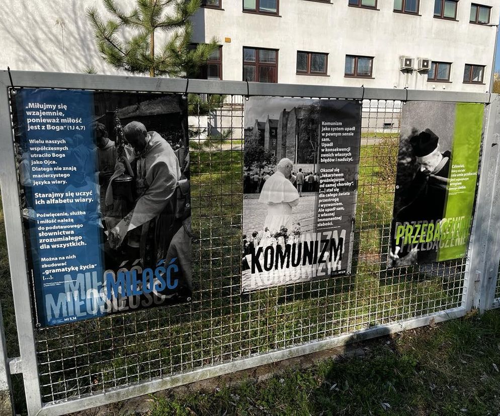 Otwarcie wystawy w 20. rocznicę śmierci Jana Pawła II.