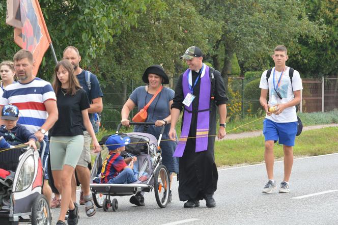 Śpiewający dzień lubelskich pątników na szlaku do Jasnej Góry!