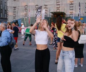 Potańcówka przed Teatrem Śląskim w Katowicach